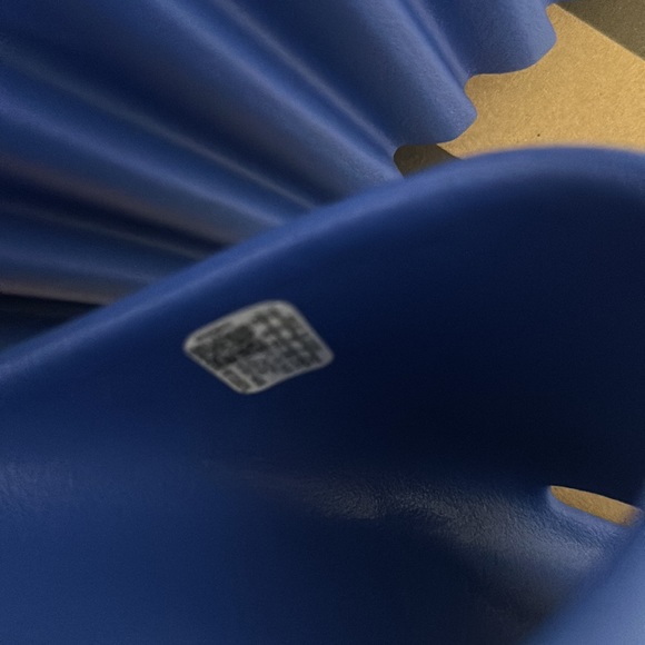 Brand new authentic yeezy blue slides size 10,13 - Picture 5 of 6